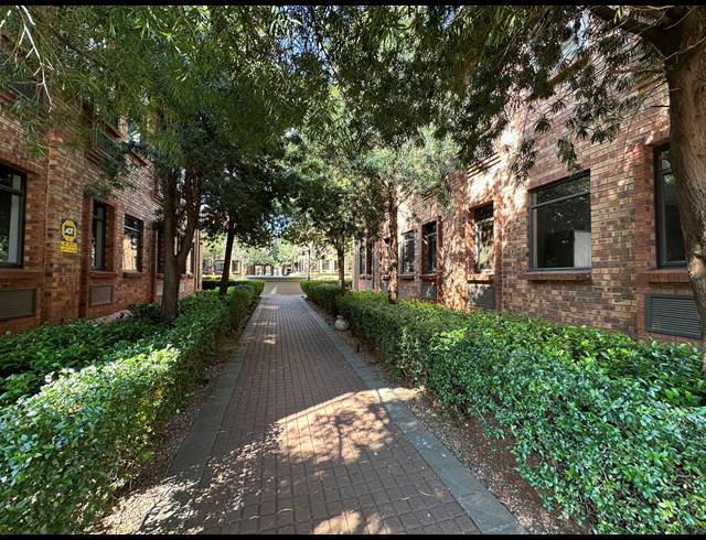 144.80M² OFFICE TO LET IN DIE HOEWES
